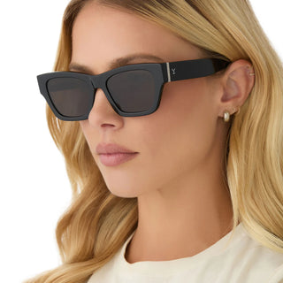 Diff Eyewear: Beth ii Black and Grey Polarized Sunglasses